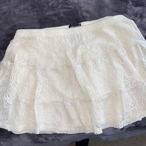 Wet seal cream lace skirt size small